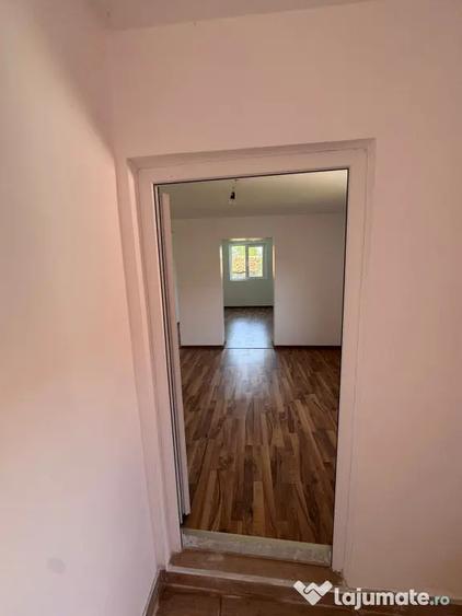 Casă cu 5 camere în Central