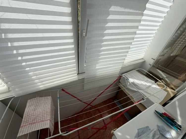 Apartament cu 4 camere semidecomandat în Tineretului