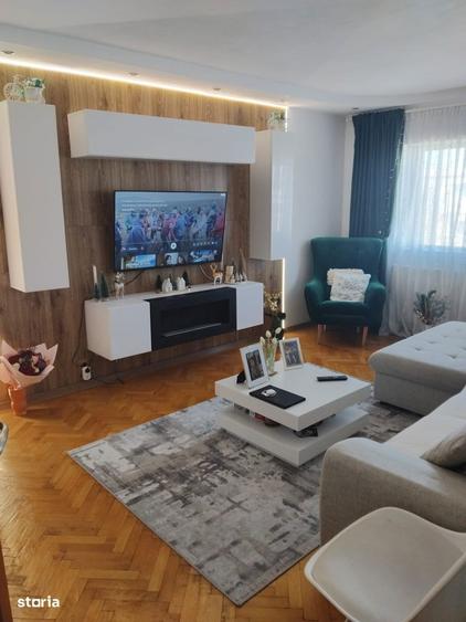 Apartament cu 3 camere decomandat în Central