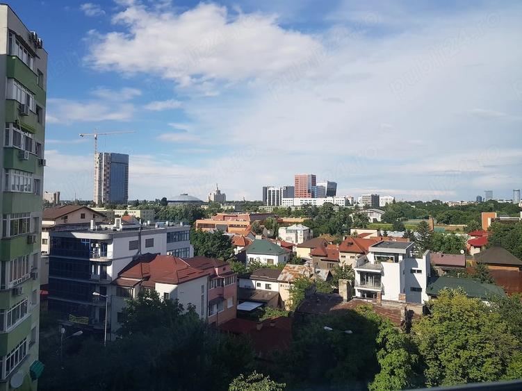 Apartament cu 2 camere semidecomandat în 1 Mai