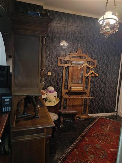 Apartament cu 4 camere semidecomandat, mobilat în Unirii