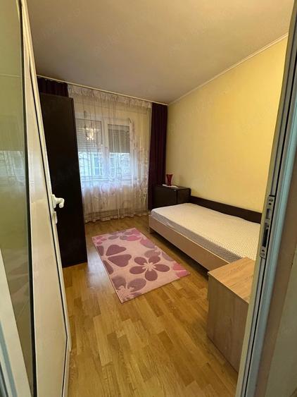 Apartament cu 3 camere semidecomandat în Dacia