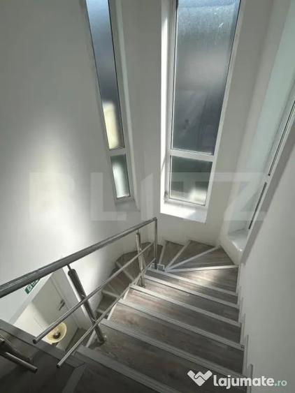 Apartament cu 5 camere semidecomandat în Dumbrăvița