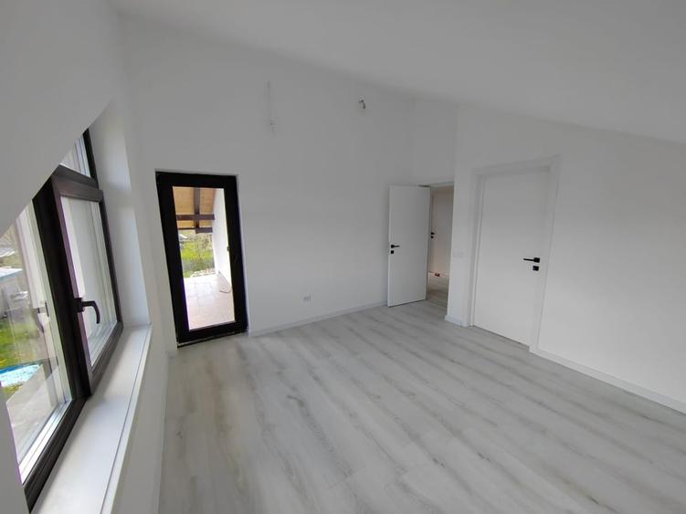 Casă individuală cu 4 camere cu Teren 530 Mp în Brebu