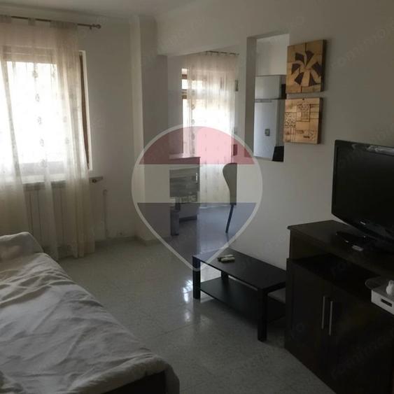 Apartament cu 3 camere decomandat în Independenței