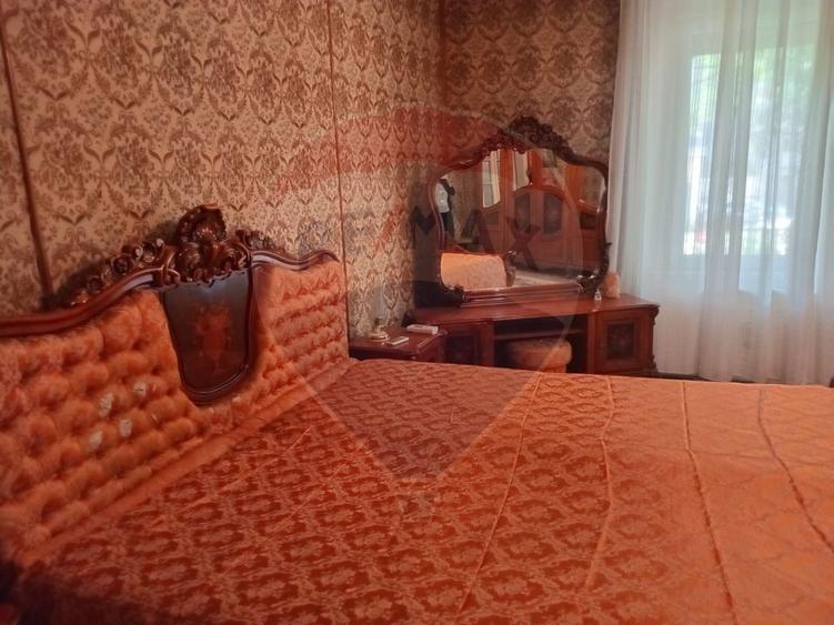 Casă cu 6 camere cu Teren 436 Mp în Ultracentral