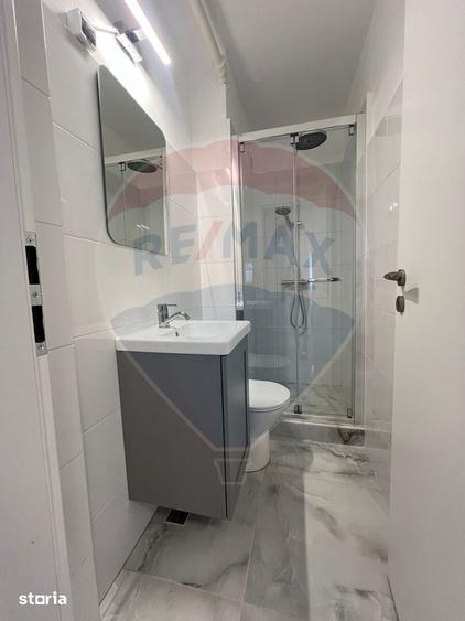 Apartament cu 4 camere în Polivalentă
