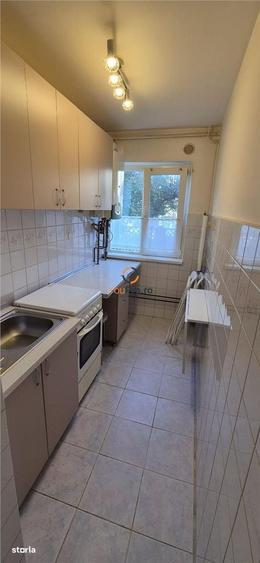Apartament cu 3 camere semidecomandat în Complex Studențesc