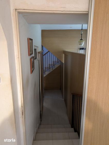 Casă cu 5 camere cu Teren 2100 Mp în Stoenești