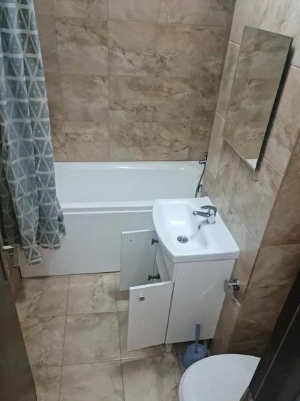 Apartament cu 2 camere semidecomandat, mobilat în P-ța Victoriei