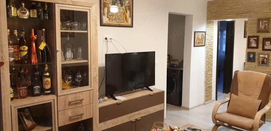 Apartament cu 3 camere decomandat în Central