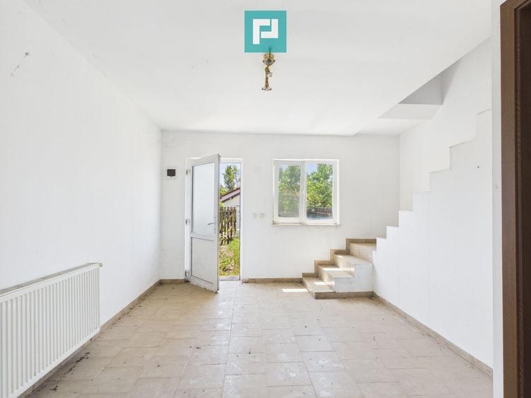 Duplex cu 6 camere cu Canalizare în Confecții