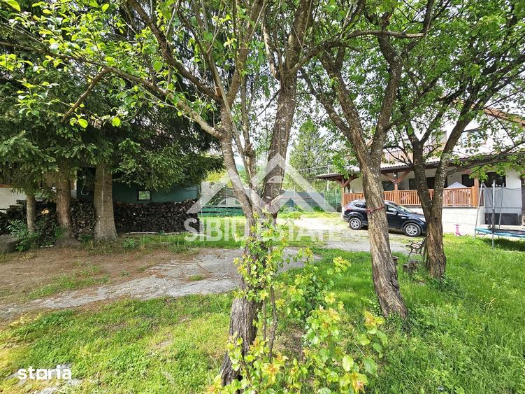 Casă cu 6 camere cu Teren 1000 Mp în Sadu