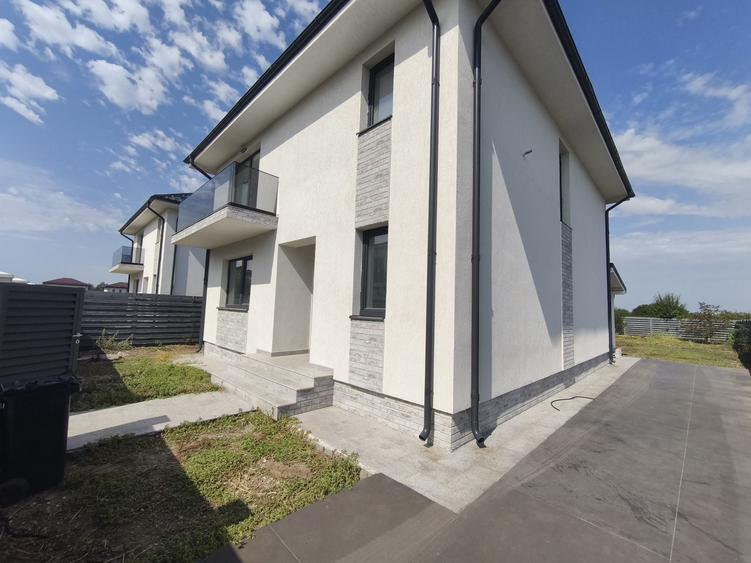 Casă cu 4 camere în Corbeanca