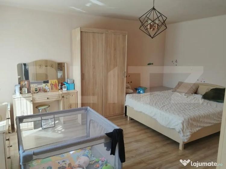 Casă cu 5 camere cu Teren 955 Mp în Central