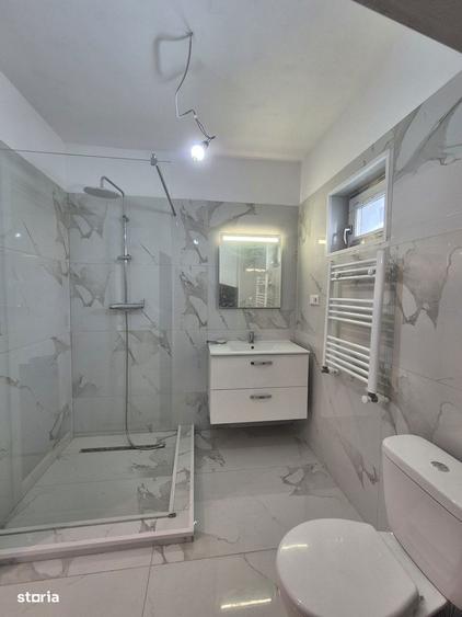 Casă cu 5 camere cu Teren 335 Mp în Vidra