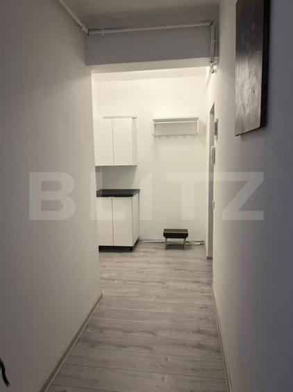 Apartament cu 3 camere semidecomandat în Florești