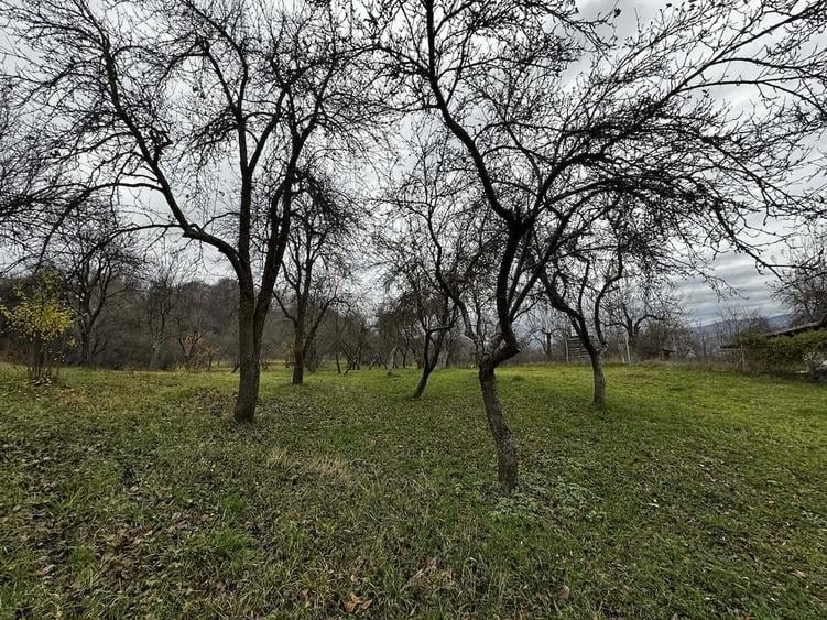 Teren de 1422 mp, în Dobrotu