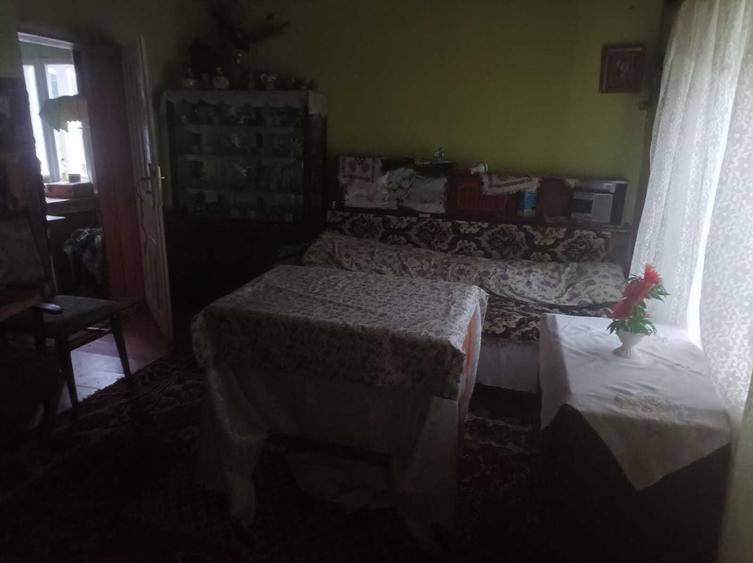 Casă cu 3 camere în Central