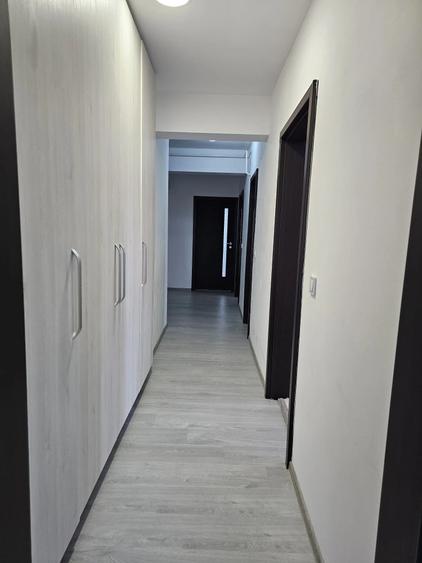 Apartament cu 3 camere decomandat, mobilat în Bucium
