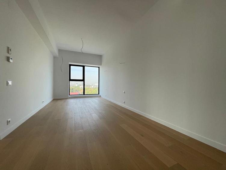 Apartament cu 3 camere decomandat în Barbu Văcărescu