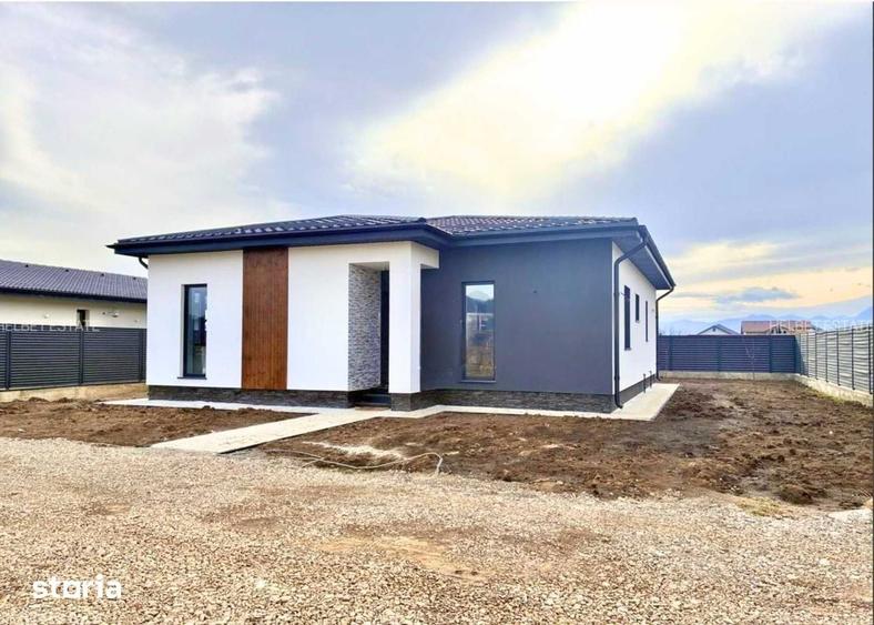 Casă cu 4 camere cu Teren 500 Mp în Central