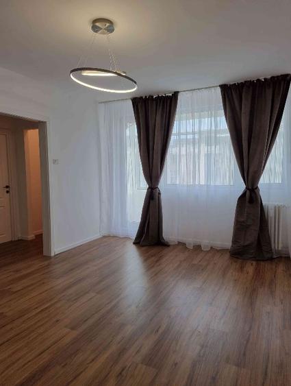 Propietar Vand Ap 2 Camere Renovat Recent Ion Mihalache, Metrou 1Mai  - 3