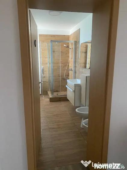 Casă cu 5 camere cu Teren 3420 Mp în Valea Călugărească