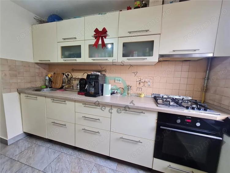 Apartament cu 3 camere decomandat în Craiter