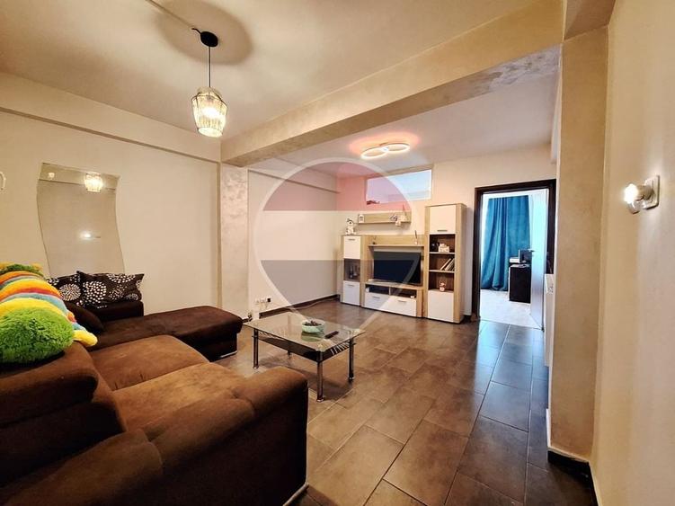 Apartament cu 2 camere de vânzare în zona Aparatorii Patriei - 1