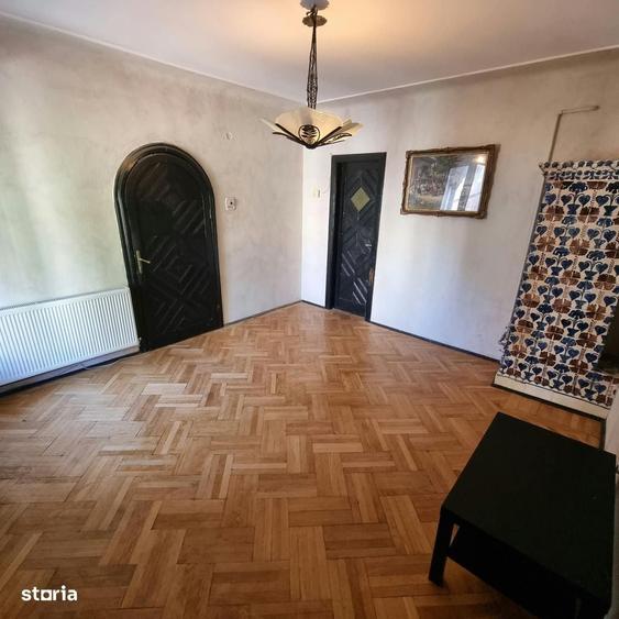 Apartament cu 3 camere semidecomandat în Cotroceni