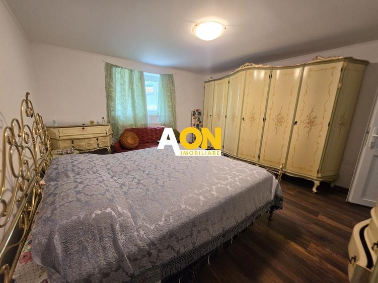 Casă individuală cu 4 camere cu Canalizare în Central