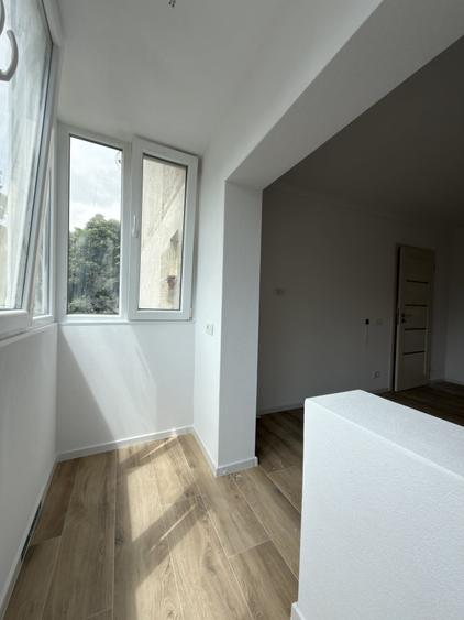 Apartament cu 3 camere decomandat în Dâmbovița