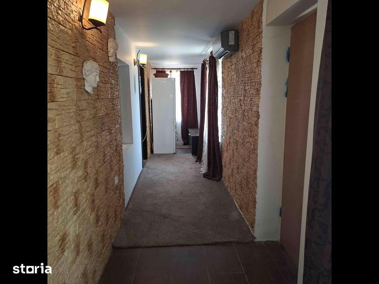 Casă cu 3 camere cu Teren 714 Mp în Șimnicu de Sus