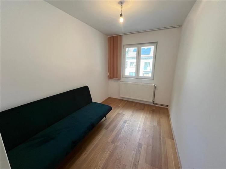 Apartament cu 3 camere semidecomandat în Nord