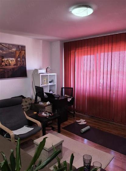 Apartament cu 4 camere decomandat, mobilat în Olteniței