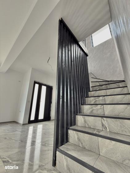 Casă cu 4 camere cu Teren 300 Mp în Lumina