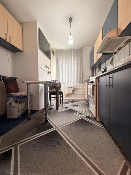 Apartament cu 3 camere decomandat, mobilat în Soarelui
