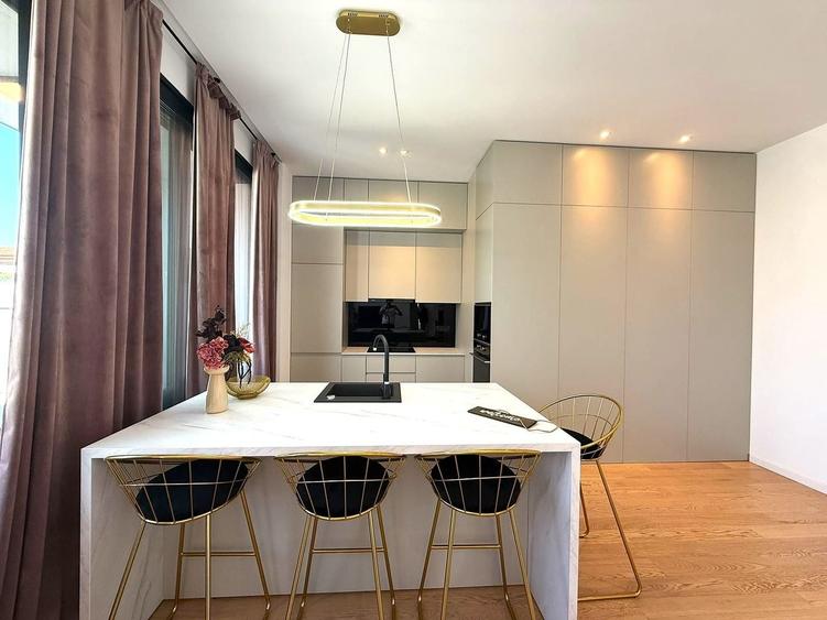 Apartament cu 4 camere, mobilat în Herăstrău