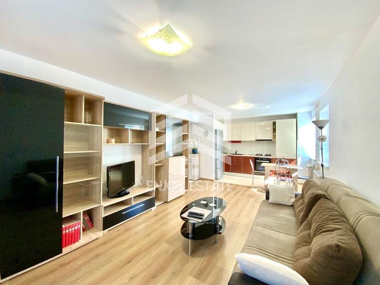 Apartament cu 2 camere decomandat, mobilat în Tractorul