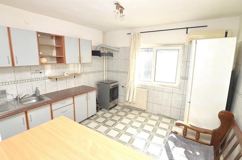 Apartament cu 3 camere decomandat, mobilat în Unirii
