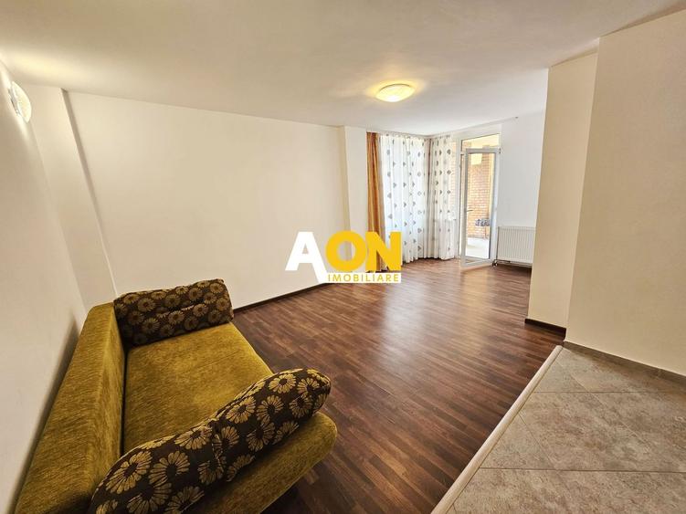 Apartament cu 3 camere decomandat, mobilat în Central