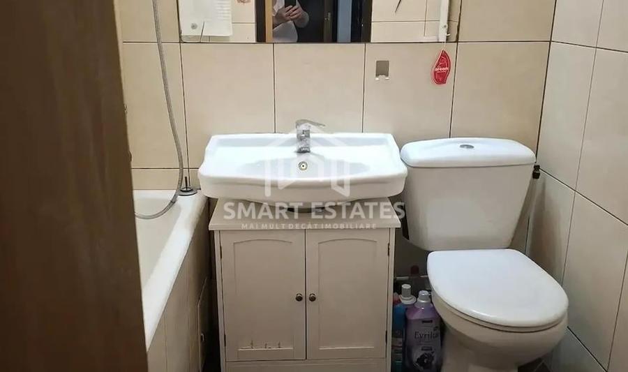 Apartament cu 3 camere semidecomandat, mobilat în Berceni