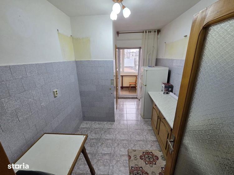 Apartament cu 4 camere decomandat în Central