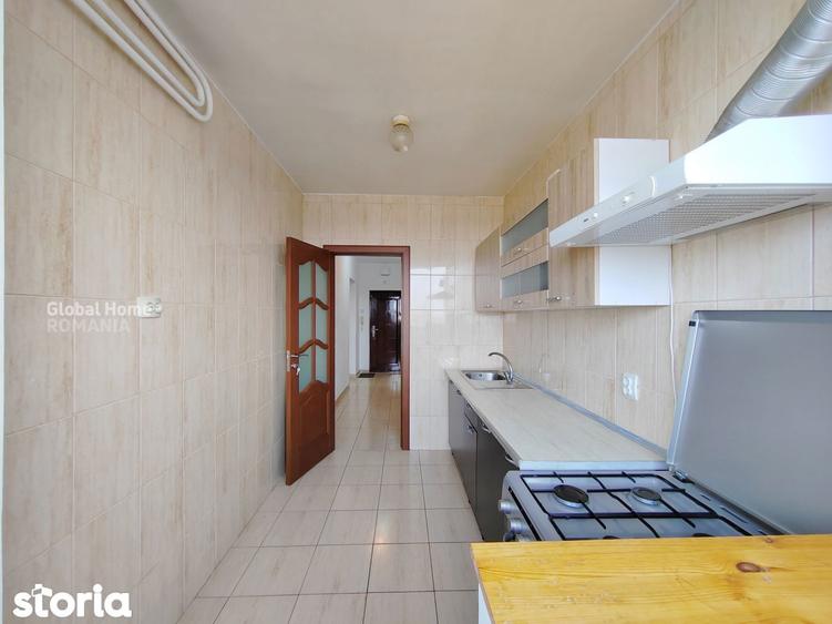Apartament cu 3 camere semidecomandat în Floreasca