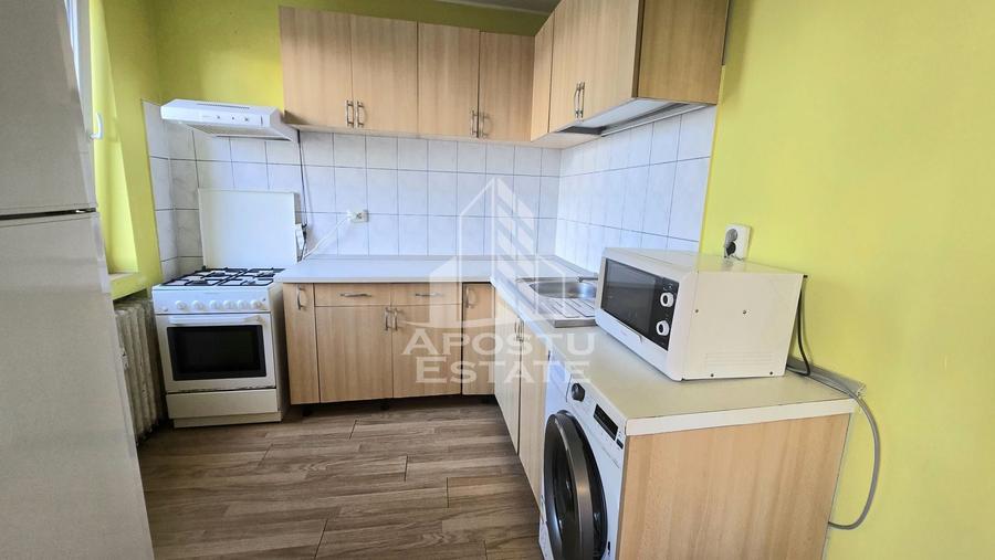 Apartament cu 4 camere semidecomandat în Circumvalațiunii