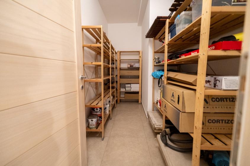 Casă individuală cu 5 camere cu Garaj în Borhanci