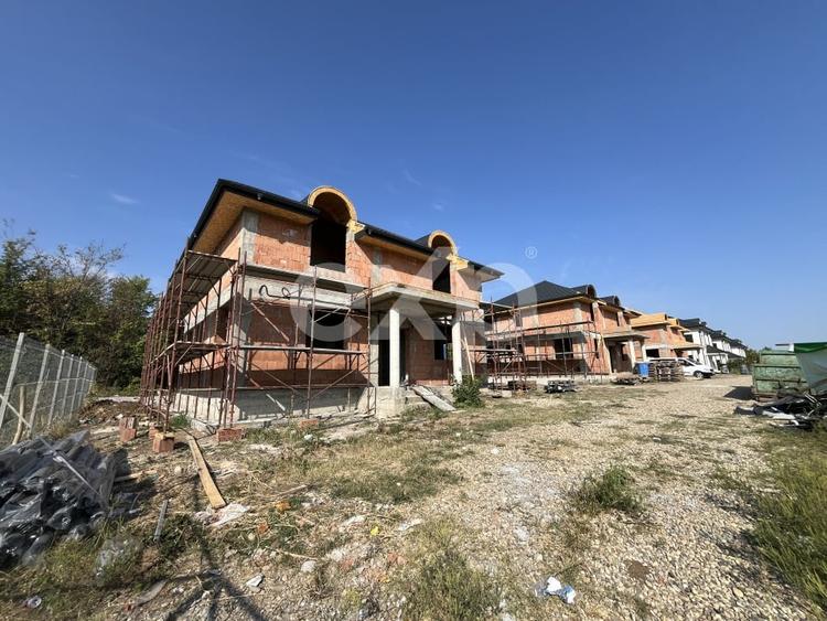 Casă individuală cu 6 camere cu Teren 400 Mp în Corbeanca