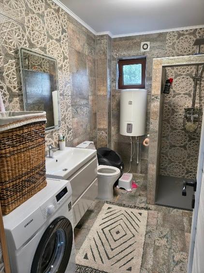 Casă individuală cu 5 camere cu Canalizare în Lumina