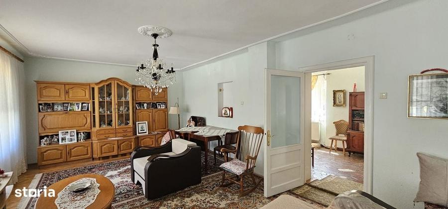 Casă cu 3 camere în Lazaret